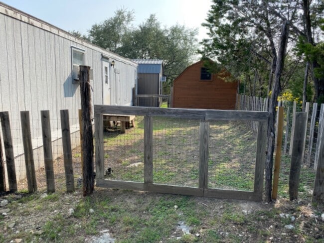 1900 Lake Park Dr in Spring Branch, TX - Building Photo - Building Photo