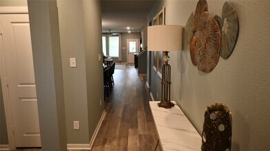 127 Winged Elm Ct in Willis, TX - Foto de edificio - Building Photo