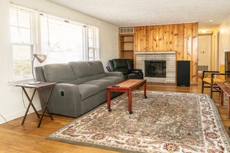 314 S Arbutus Dr in Bloomington, IN - Building Photo - Building Photo