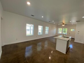 1320 S Montgomery St in Sherman, TX - Building Photo - Building Photo