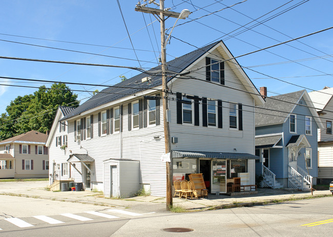 82-84 S State St in Concord, NH - Foto de edificio - Building Photo