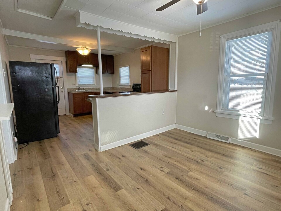 270 W 2nd St in Hummelstown, PA - Foto de edificio