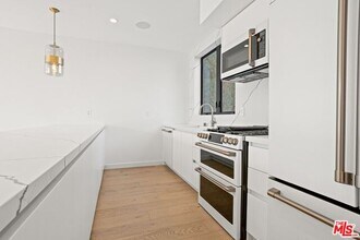 7275 W Hazel Ct in Los Angeles, CA - Building Photo - Building Photo