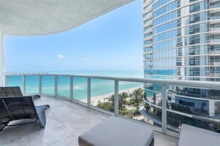 15811 Collins Ave in Sunny Isles Beach, FL - Building Photo
