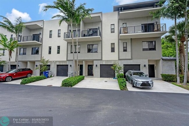 property at 454 SE 1st Cir