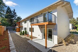 Pine Grove in Portland, OR - Foto de edificio - Building Photo