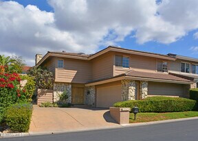 4551 Tam O Shanter Dr in Westlake Village, CA - Building Photo