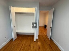 73 STREET in Queens, NY - Foto de edificio - Building Photo