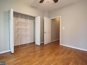 46602 Ellicott Sq, Unit 103 in Potomac Falls, VA - Building Photo - Building Photo