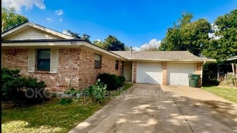 9313 NE Stardust Ln in Midwest City, OK - Building Photo