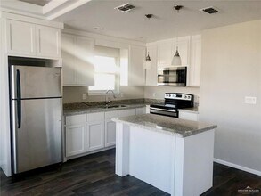 2312 Taxco Ct, Unit 1 in Edinburg, TX - Building Photo - Building Photo