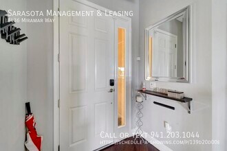 8436 Miramar Way in Lakewood Ranch, FL - Foto de edificio - Building Photo