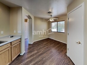 5556 S Desert Redbud Dr in Tucson, AZ - Building Photo - Building Photo