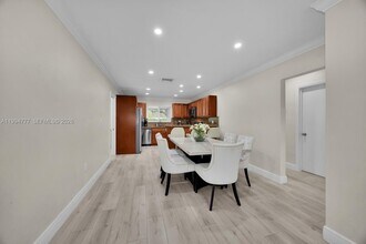 11401 SW 81st Rd in Miami, FL - Building Photo - Building Photo