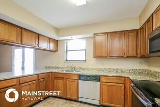 1663 Rogers Cir in Indianapolis, IN - Building Photo - Building Photo