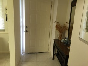 7006 Huntington Ln-Unit -204 in Delray Beach, FL - Building Photo - Building Photo