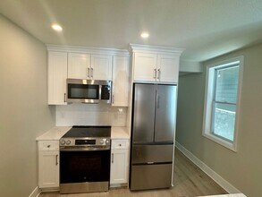 1108 Freyburg St-Unit -1108 Freyburg Fl 1 in Pittsburgh, PA - Building Photo - Building Photo