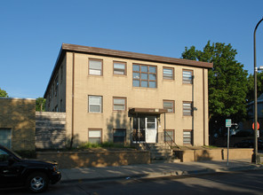 2025 Emerson Ave N in Minneapolis, MN - Building Photo - Building Photo