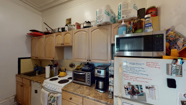 244 Beacon St, Unit 7 in Boston, MA - Foto de edificio - Building Photo