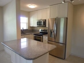 2131 N Ocean Blvd in Fort Lauderdale, FL - Building Photo - Building Photo