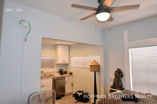 2360 W Washington Blvd, Unit 4 in Los Angeles, CA - Building Photo