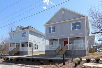 Seminole Cottages in Tallahassee, FL - Building Photo - Building Photo