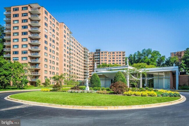 4201 Cathedral Ave NW in Washington, DC - Building Photo - Building Photo