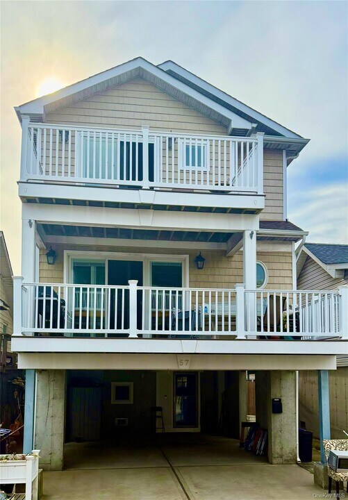 57 California St in Long Beach, NY - Building Photo