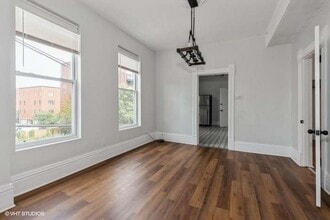 2013 W Moffat St in Chicago, IL - Building Photo - Building Photo