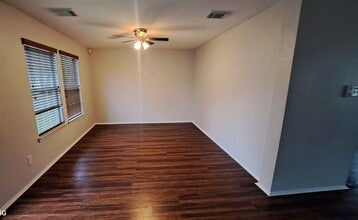 955 Verde Trails Dr in Houston, TX - Building Photo - Building Photo