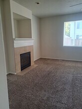 3399 SE Yellowbird Ave in Hillsboro, OR - Building Photo - Building Photo
