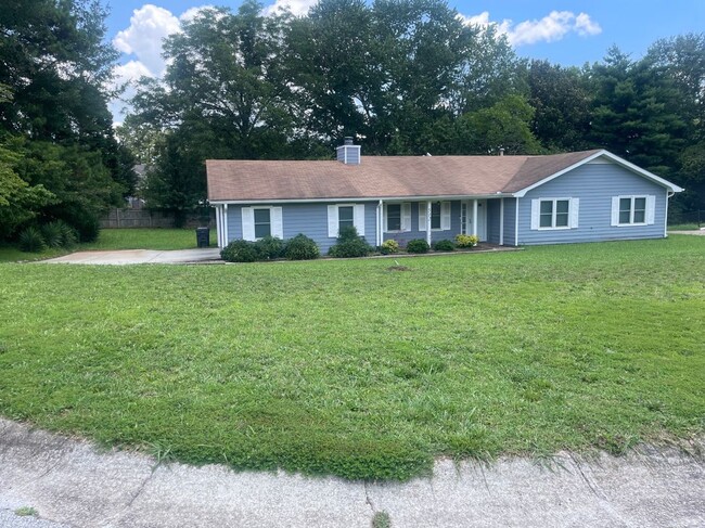 property at 512 Greenview Ave SE
