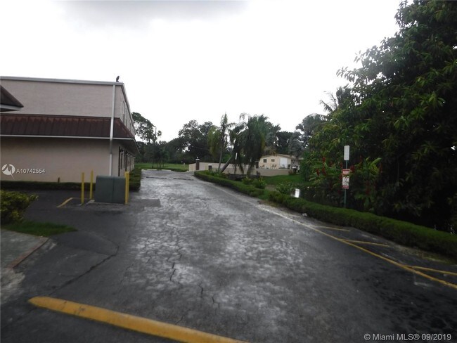 4100 NW 16th Ave-Unit -20 in Oakland Park, FL - Foto de edificio - Building Photo