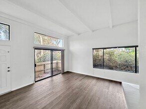 3740 La Jolla Village Dr in San Diego, CA - Building Photo - Building Photo