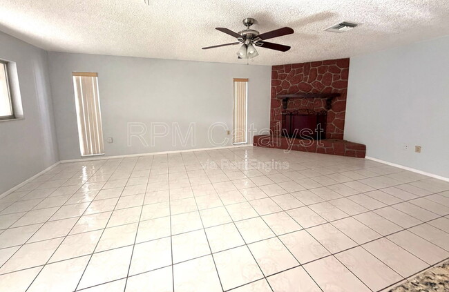 property at 1801 E Orangeside Rd