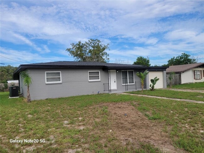 90 Sky Ln in Titusville, FL - Building Photo - Building Photo