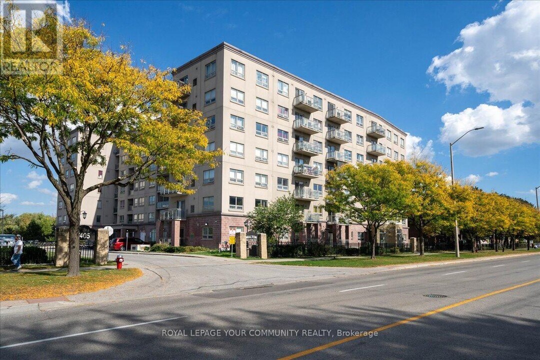 7405 Goreway Dr in Mississauga, ON - Building Photo