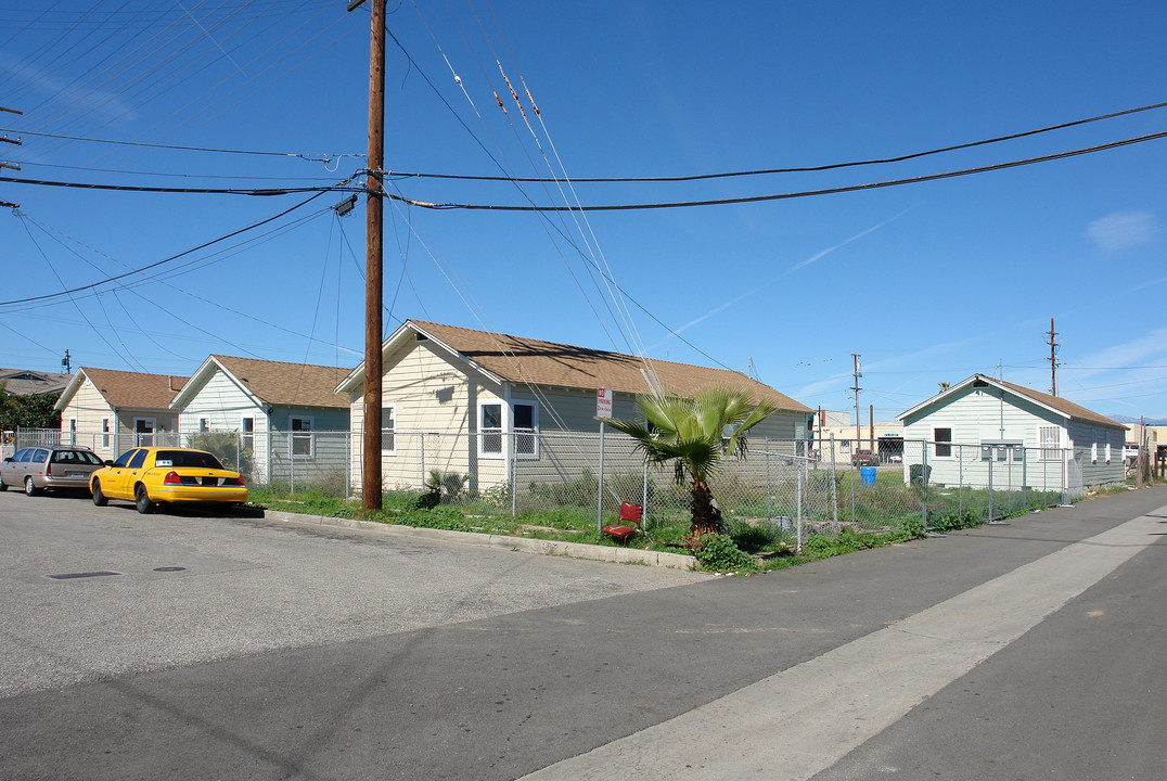 235 E 6th St in Oxnard, CA - Building Photo