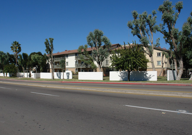 Casa Colina Del Sol in San Diego, CA - Building Photo - Building Photo