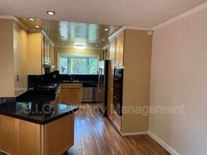 2279 Saranne St in La Canada Flintridge, CA - Building Photo - Building Photo