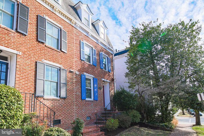 property at 332 S Alfred St