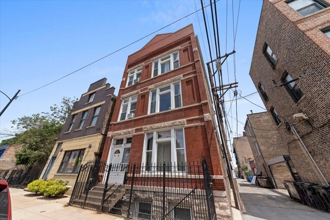 property at 1711 S Laflin St