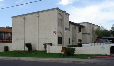 Muy Felices Casas in Phoenix, AZ - Foto de edificio - Building Photo