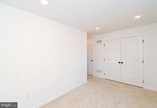 114 Kuechler Ct in Mount Penn, PA - Building Photo - Building Photo