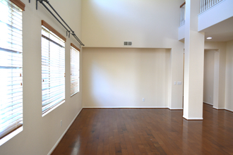 386 Edgewater Dr in San Marcos, CA - Foto de edificio - Building Photo