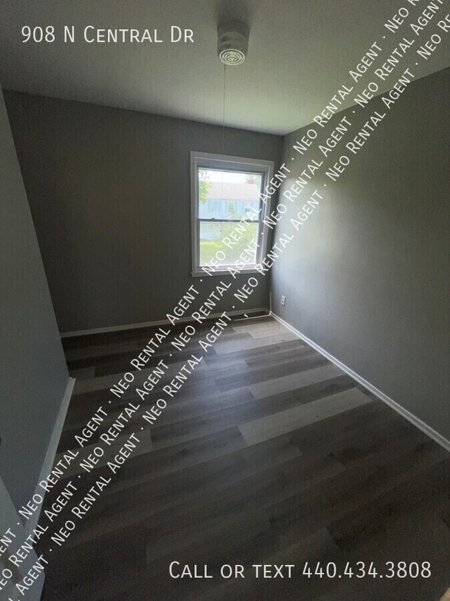 property at 908 N Central Dr