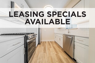 Hallwood Manor Apartments in Mentor, OH - Building Photo