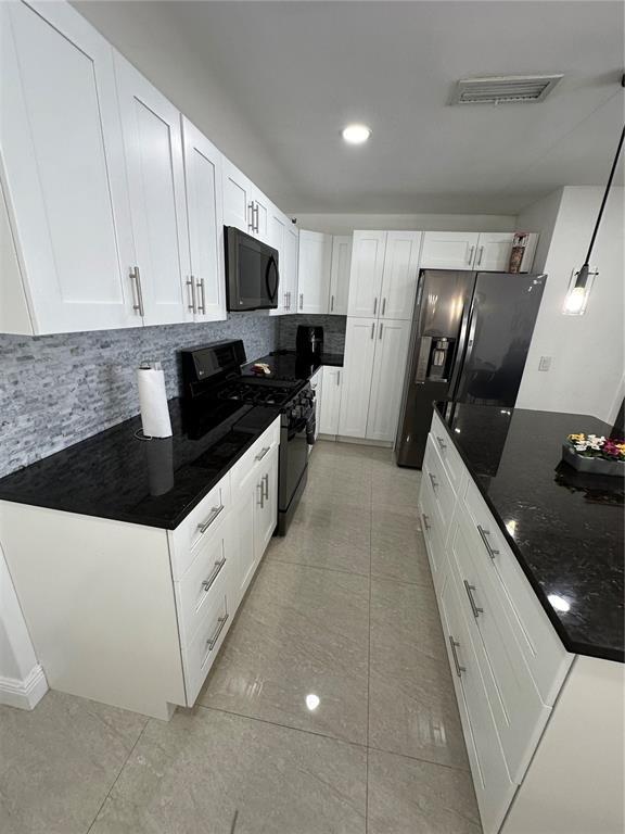 12010 NW 33rd St in Sunrise, FL - Foto de edificio - Building Photo