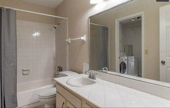9013 Tudor Dr in Tampa, FL - Building Photo - Building Photo
