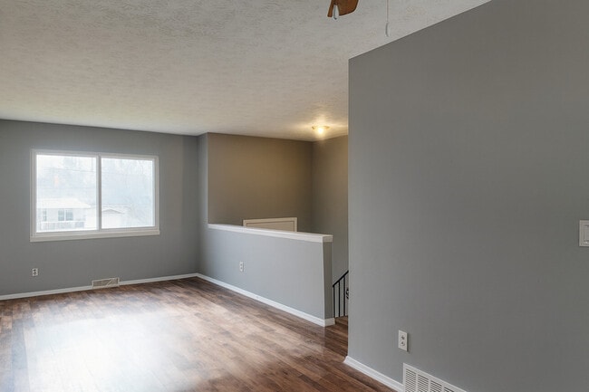 536 Hyatt Ave in Campbell, OH - Building Photo - Building Photo